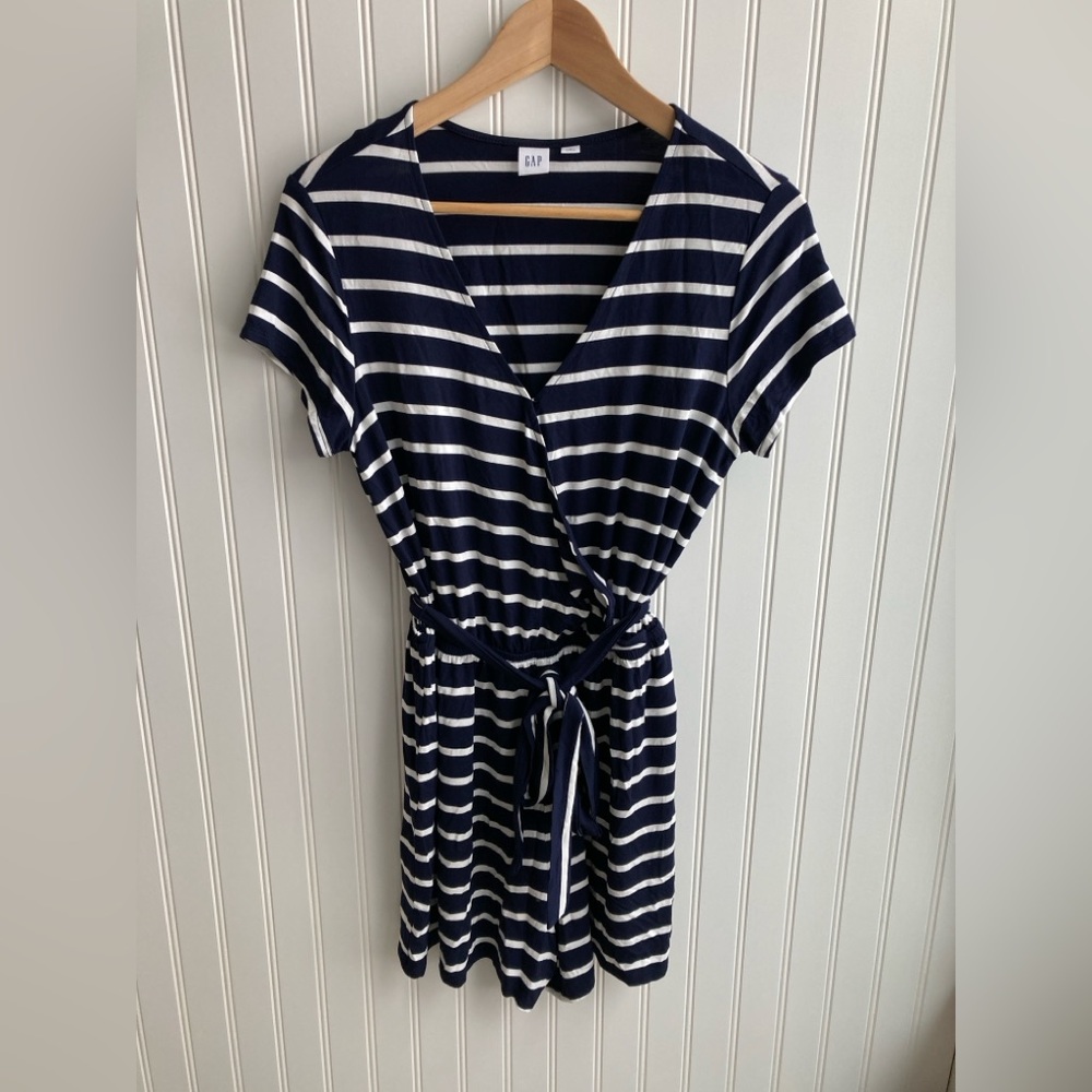 Gap Women's Short Sleeve Wrap Romper  Navy/White Stripes Medium NWOT